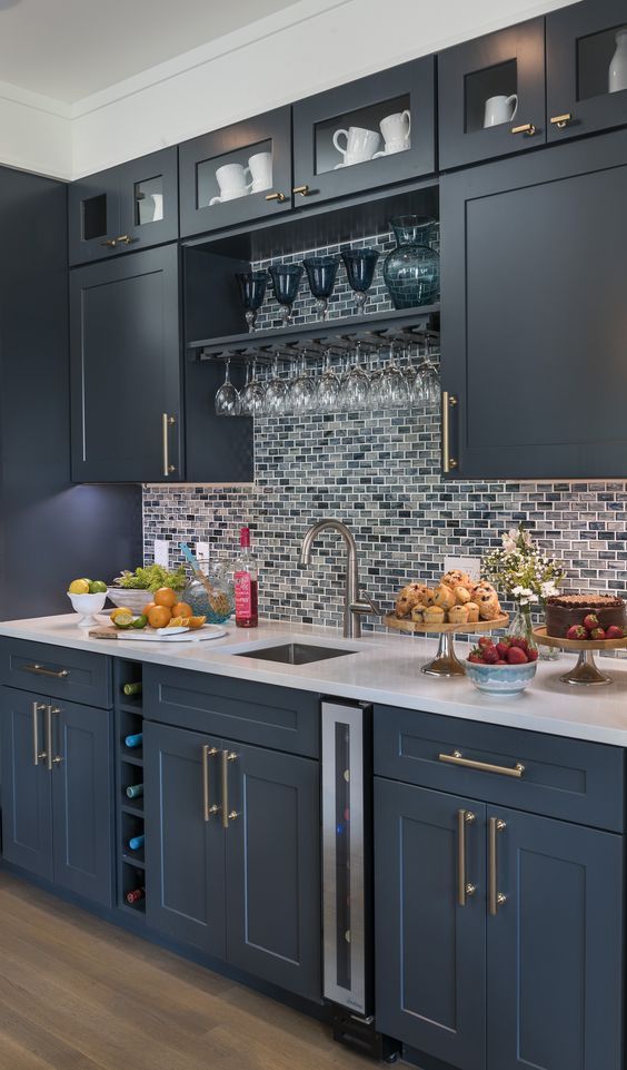 Kitchen cabinet